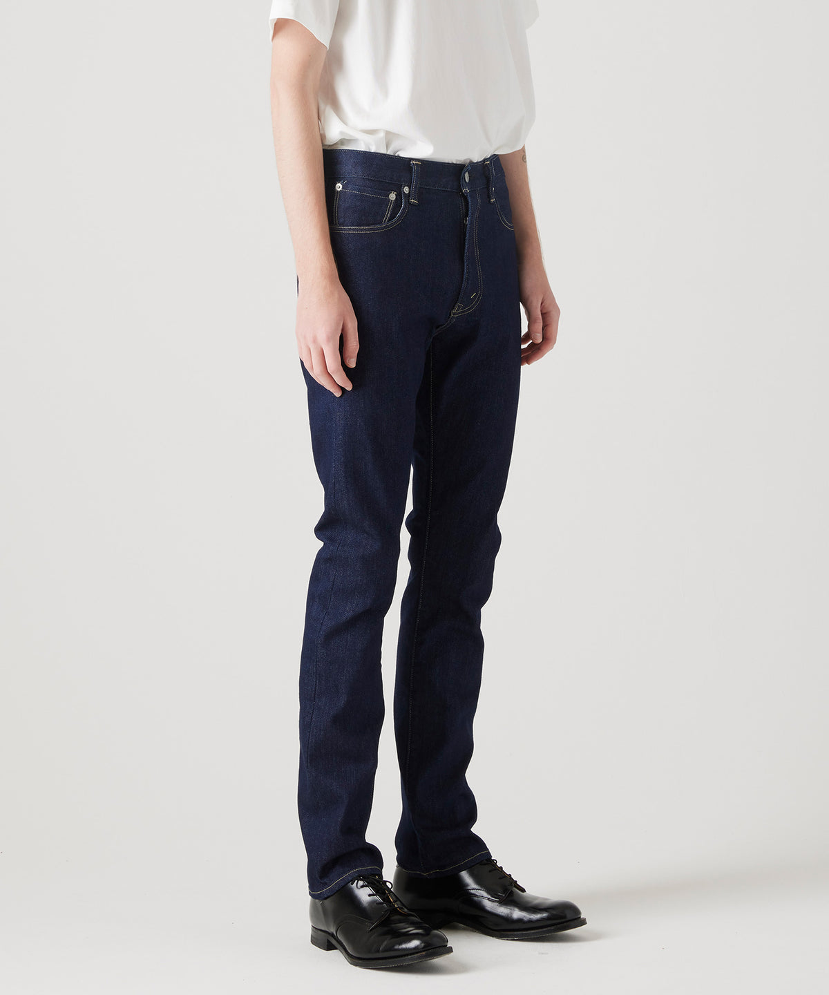 HELVETICA ONE WASH