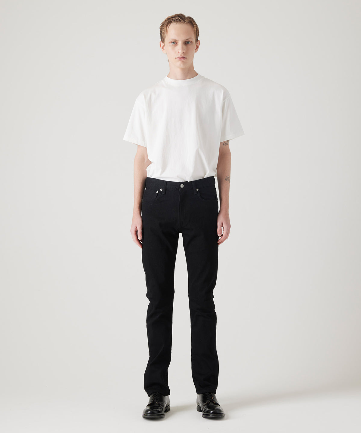 HELVETICA BLACK ONE WASH