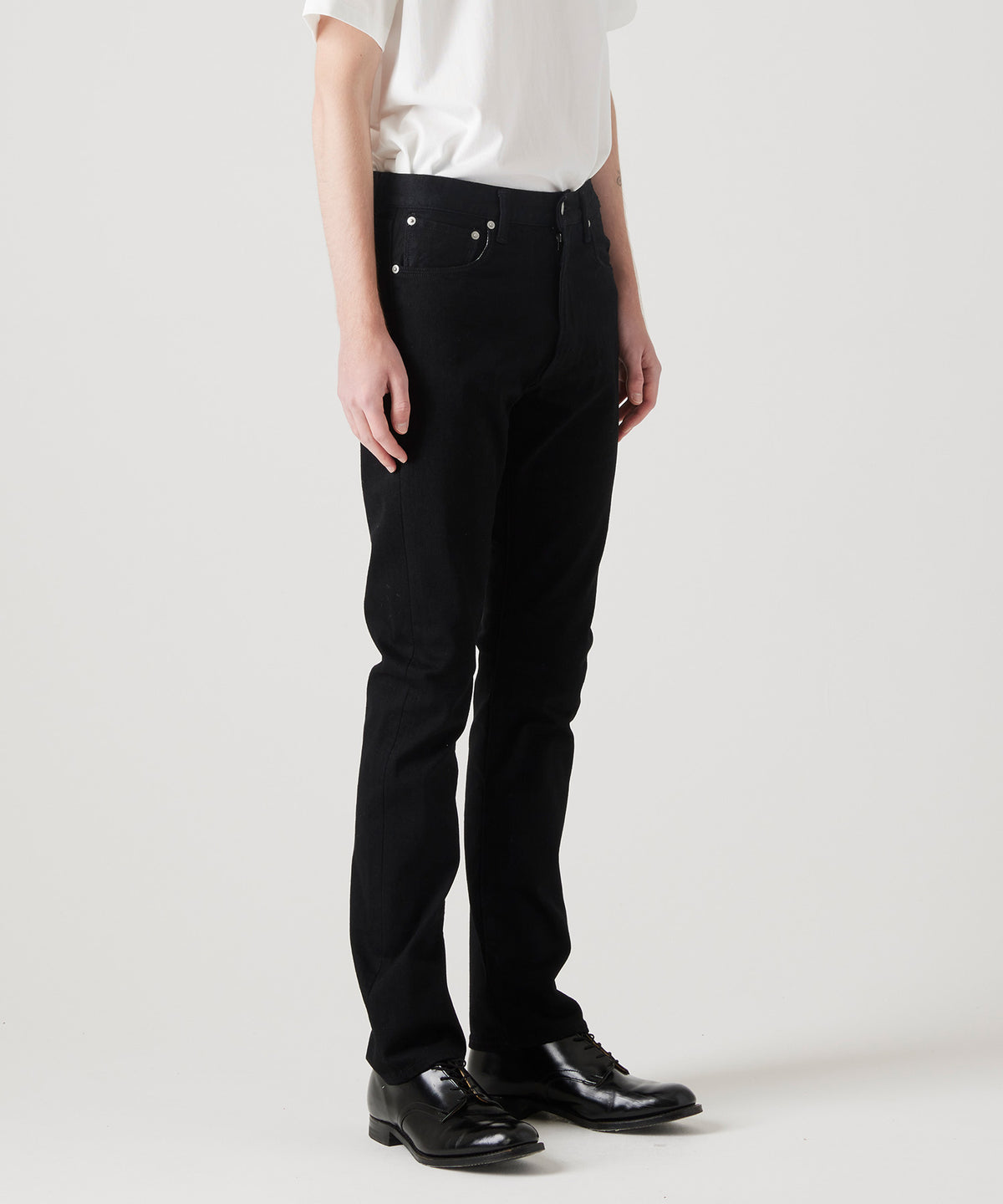 HELVETICA BLACK ONE WASH