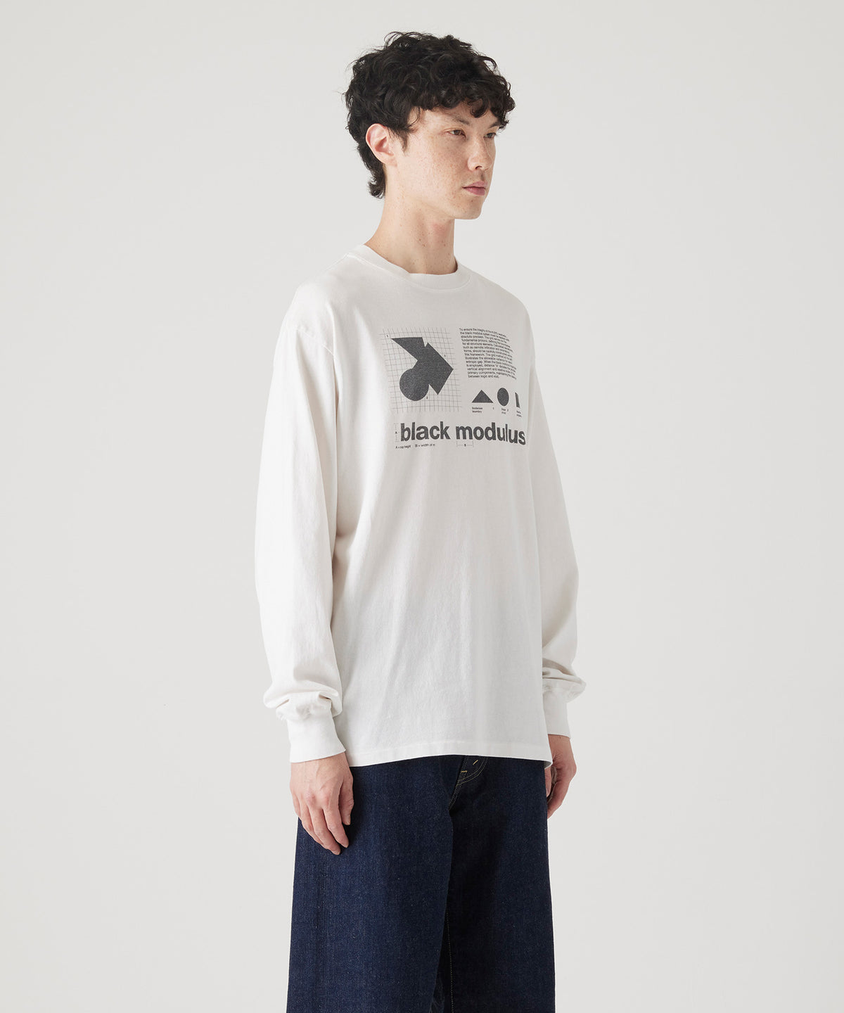 17/- ROUND SHAPE DYED L/S TEE "Black Modulus"