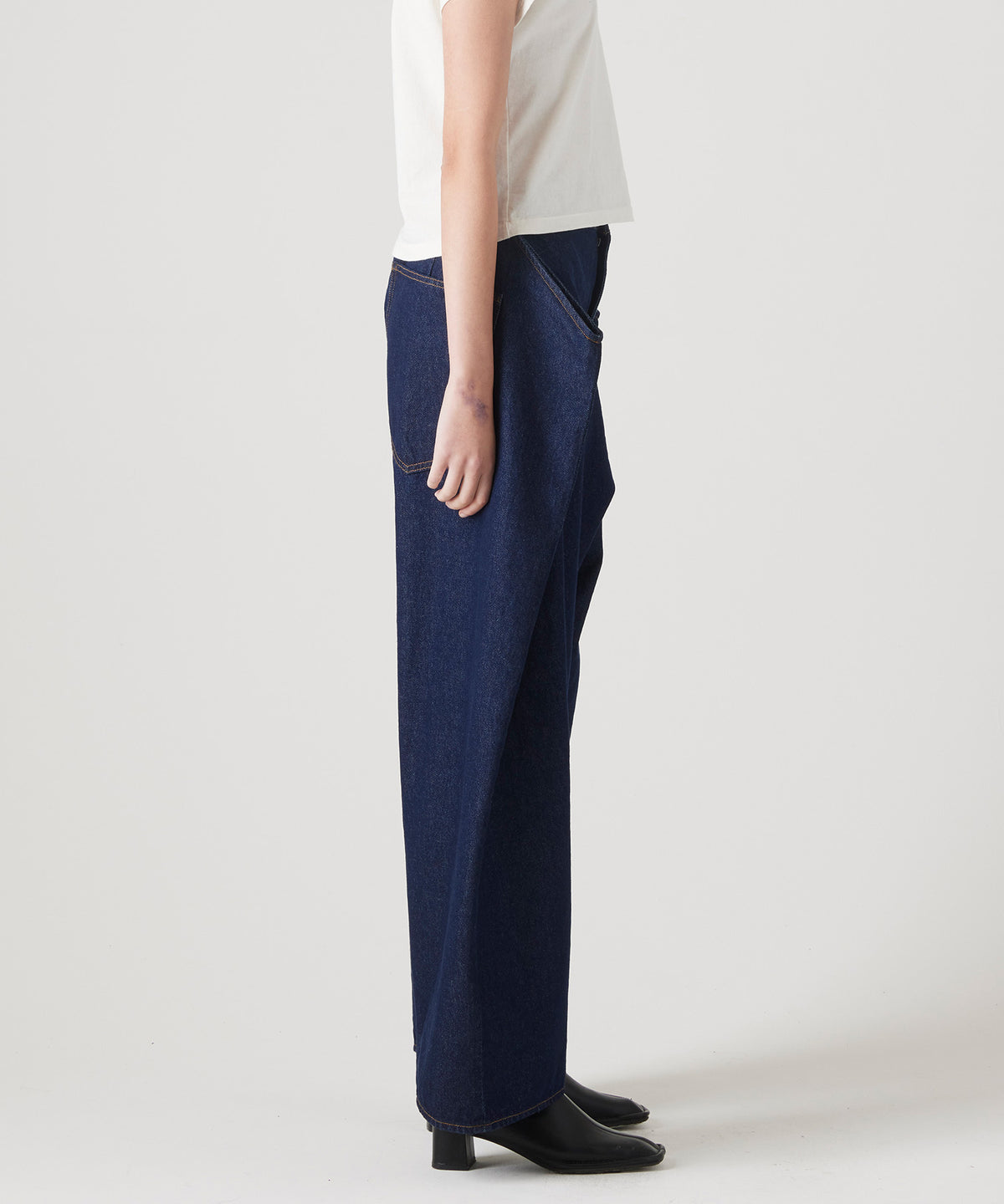 PAPER FOLDING TAPERED DENIM PANTS INDIGO