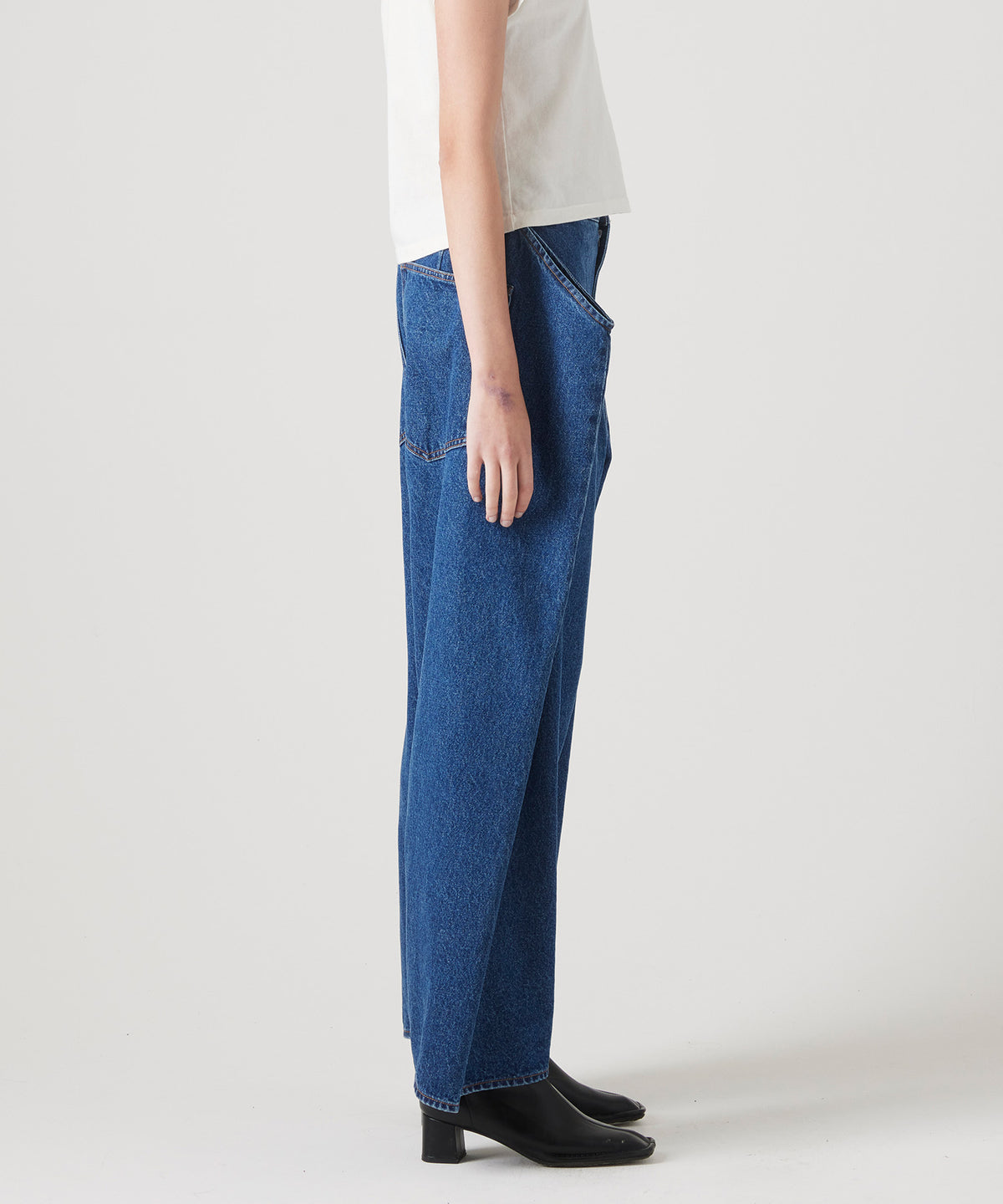 PAPER FOLDING TAPERED DENIM PANTS FADED INDIGO