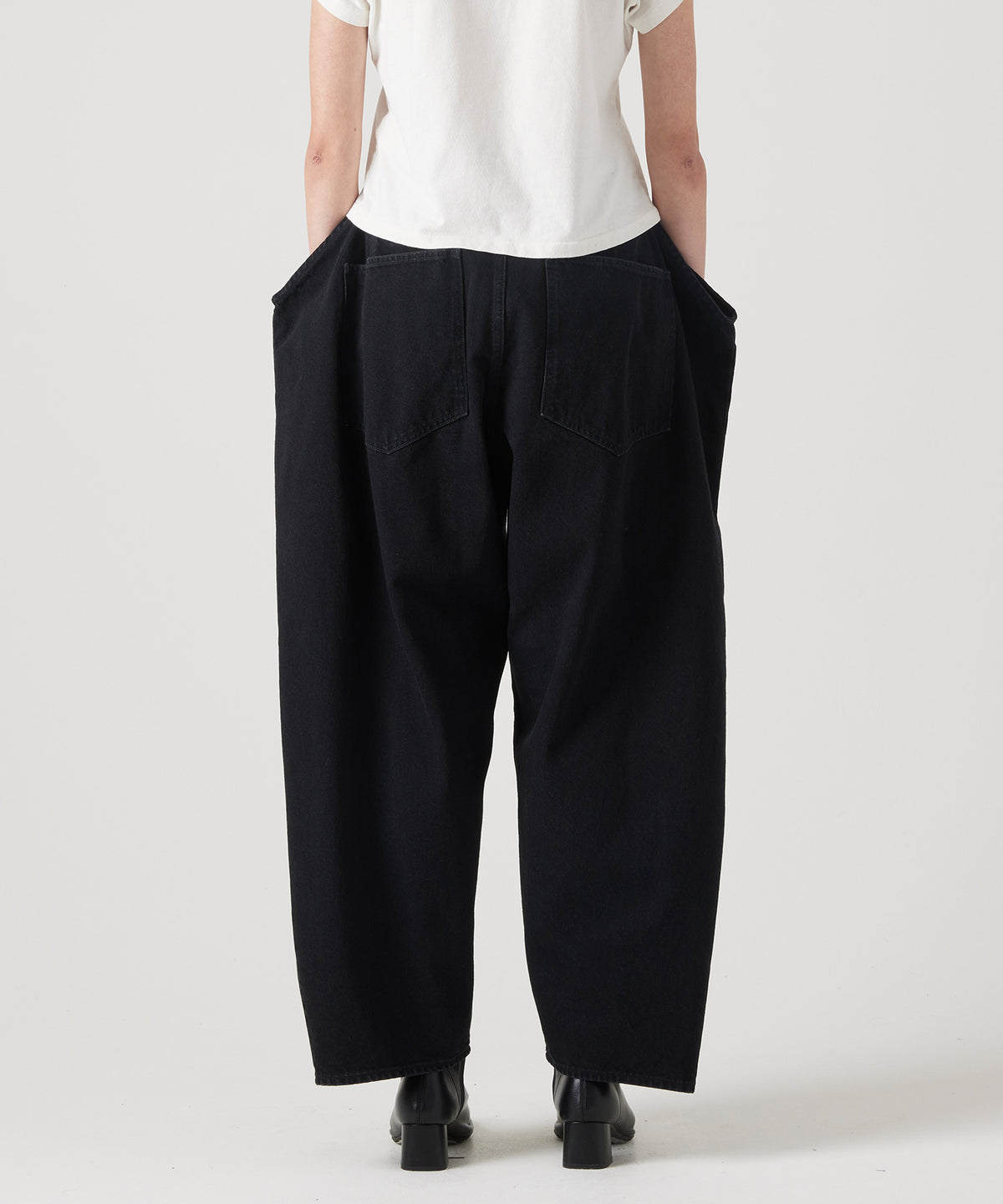 PAPER FOLDING TAPERED DENIM PANTS FADED BLACK